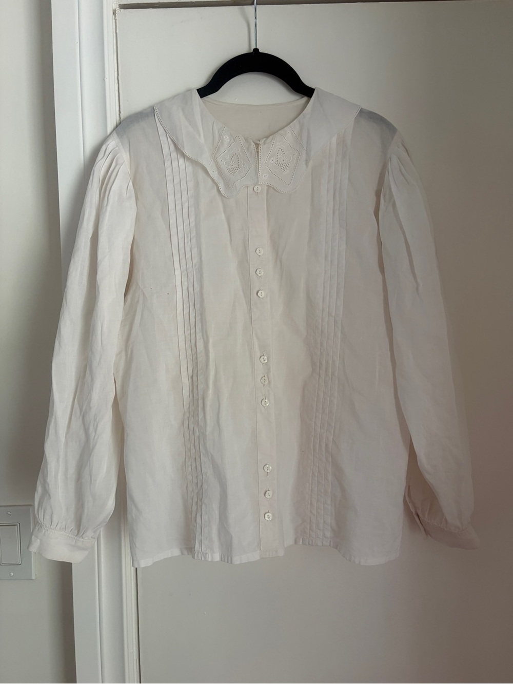Vintage White Button-Up Blouse with Peter Pan Collar